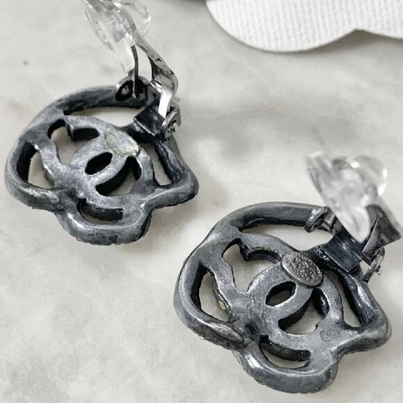 CHANEL CC Logos Rhinestone Camellia Clip-On Earrings Silver Tone 00A Auth #1586 - Picture 2 of 4